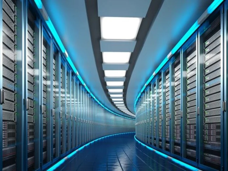 Infineon dezvolta surse de alimentare de 12 kW pentru centrele de date AI cu consum mare de energie