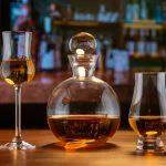 Brandy-ul se găsește peste tot, coniacul începe în regiunea Cognac. Descoperă diferența dintre aceste 2 băuturi